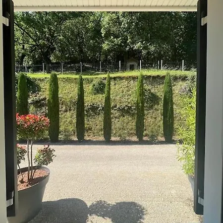 Authentique Avec Piscine, Jardin 몽뗄리마